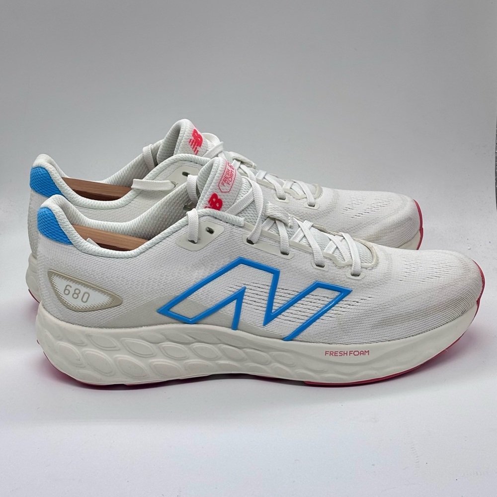 New Balance Fresh Foam 680 Womens Size 9.5 White Blue Running Shoes W680LH8